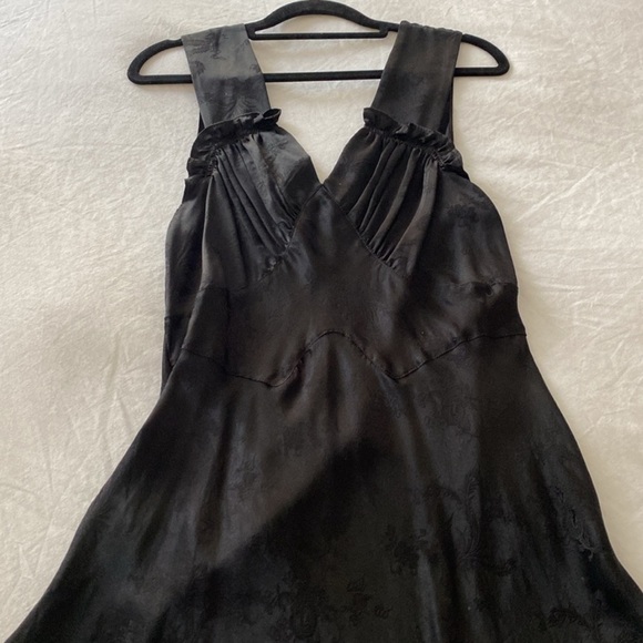 Realisation Par silk roxy dress in black dragon - Picture 2 of 5